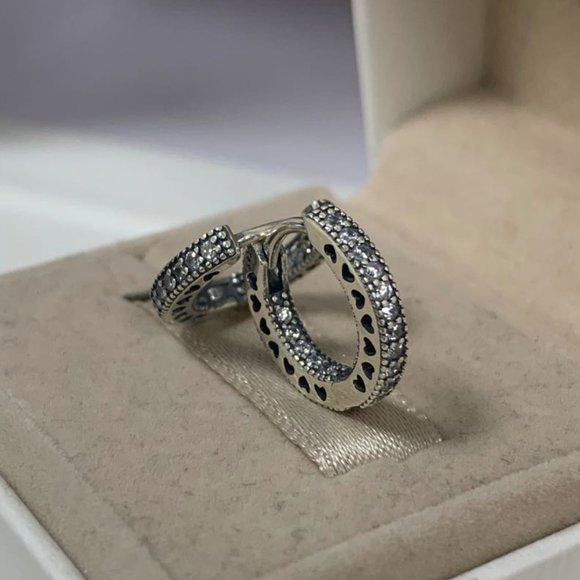 Pandora Pavé Heart Hoop Earrings - Picture 4 of 4